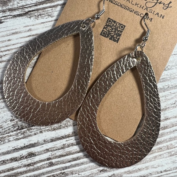 #13 Handmade Rose Gold Marbled Leather Earrings - Picture 5 of 6